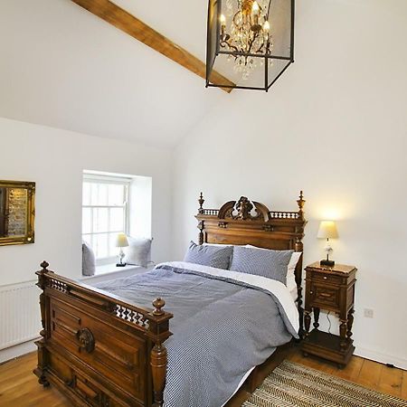 Villa Tri Raglan Mawr à Beaumaris Extérieur photo