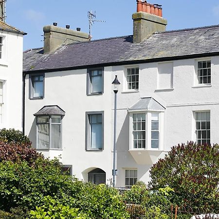 Villa Tri Raglan Mawr à Beaumaris Extérieur photo