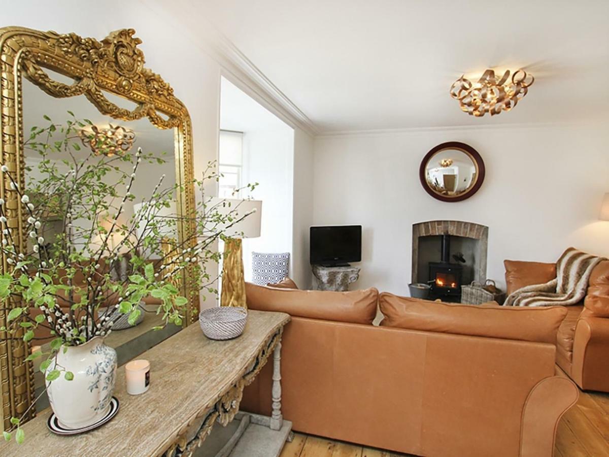 Villa Tri Raglan Mawr à Beaumaris Extérieur photo