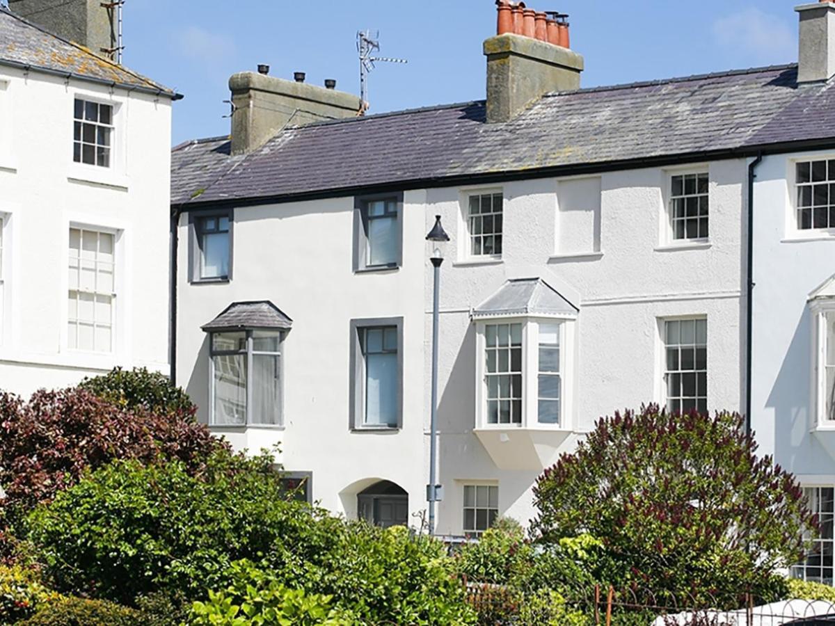 Villa Tri Raglan Mawr à Beaumaris Extérieur photo